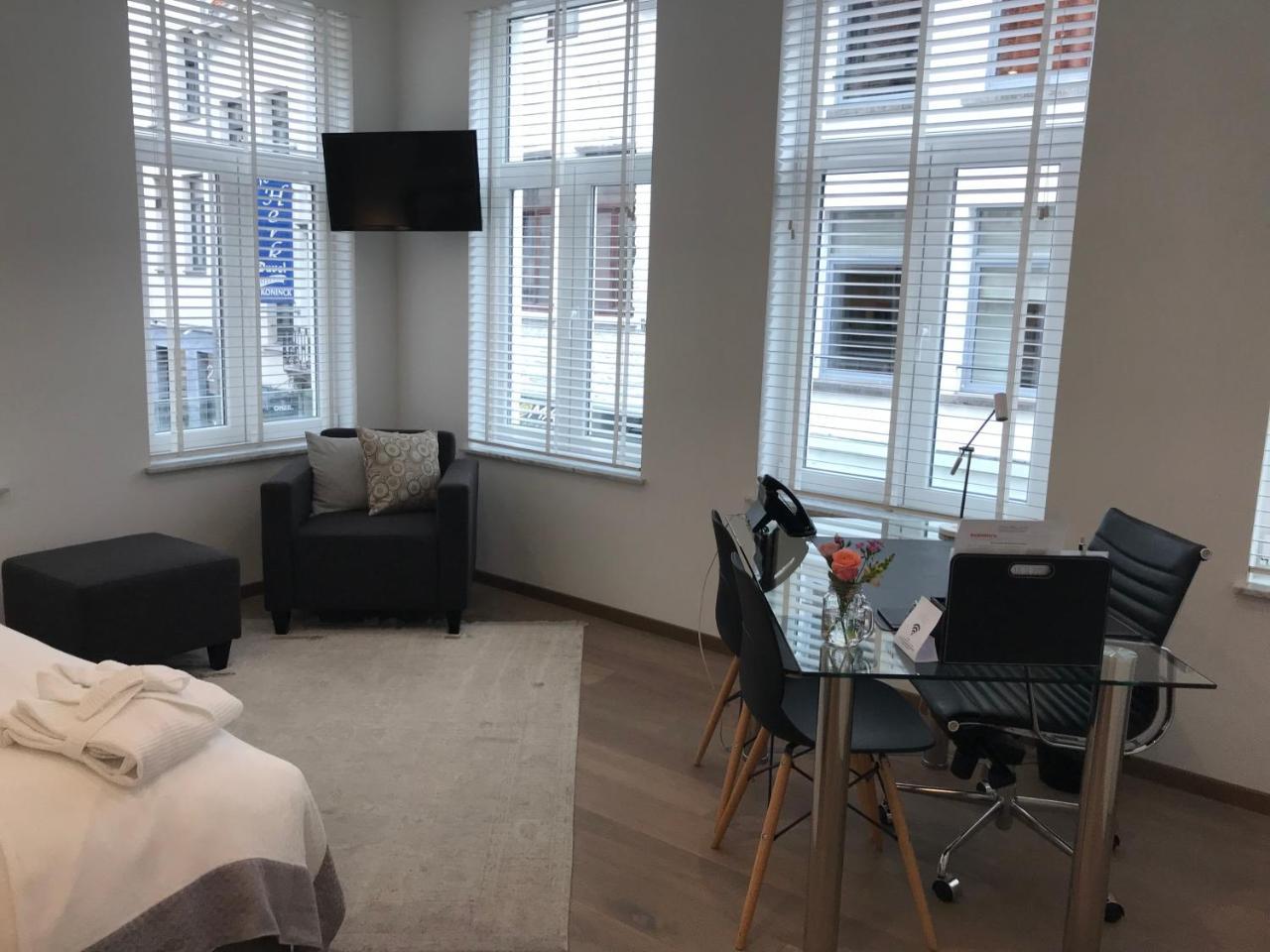 Business Hotel 4*